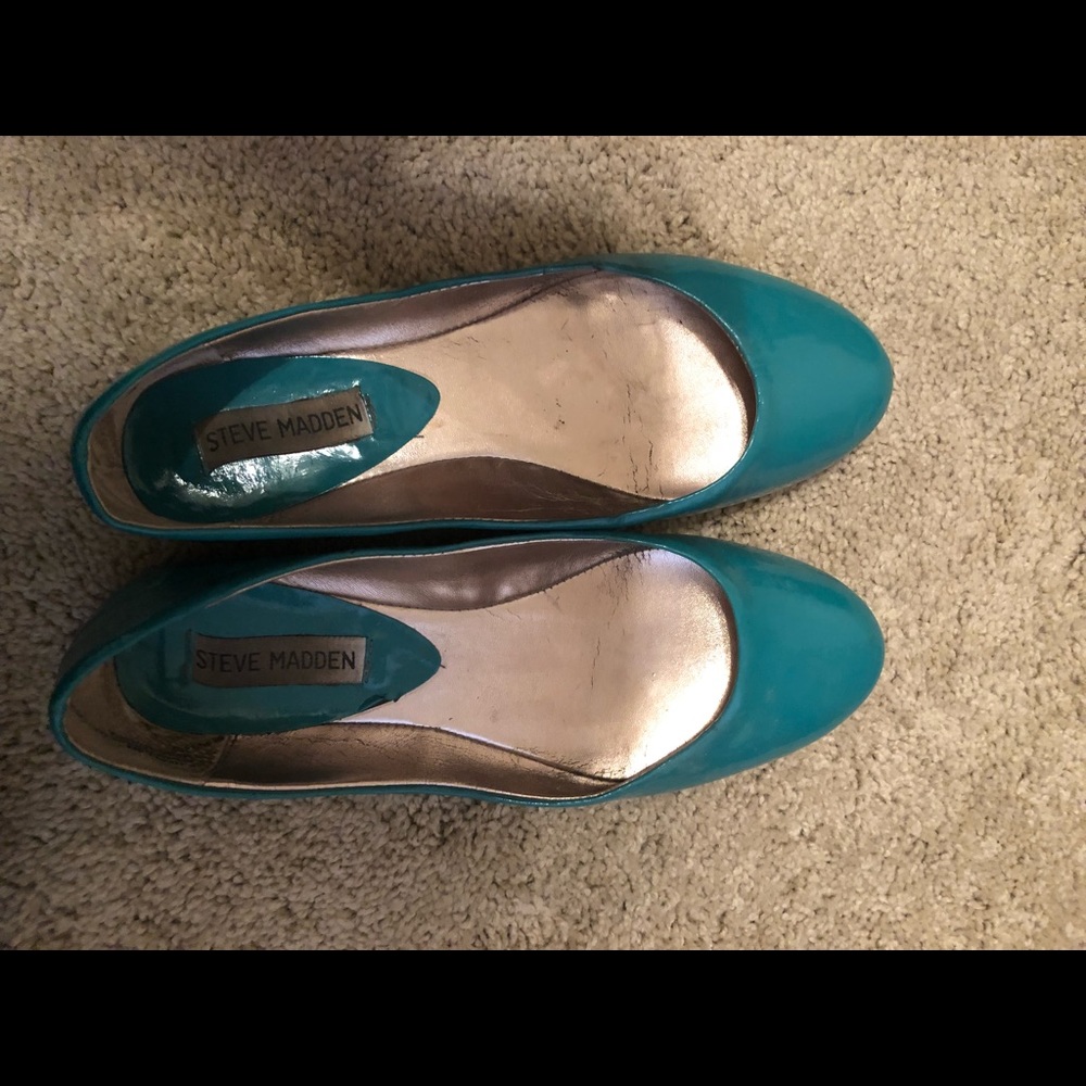 Steve Madden Green Flats - Size 8